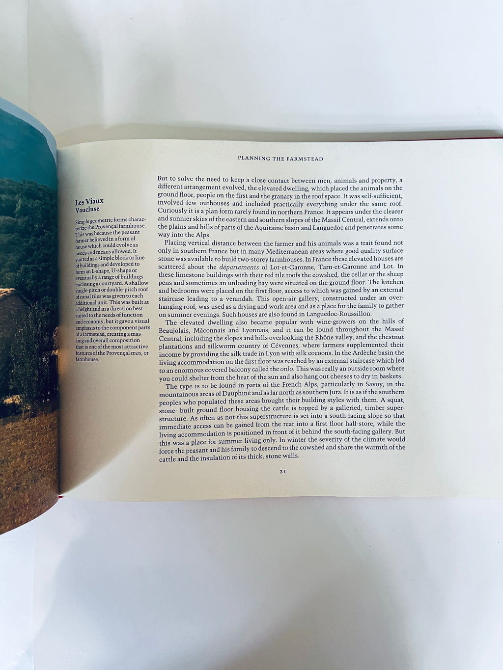 French Farmhouses and Cottages - Paul Walshe and John Miller