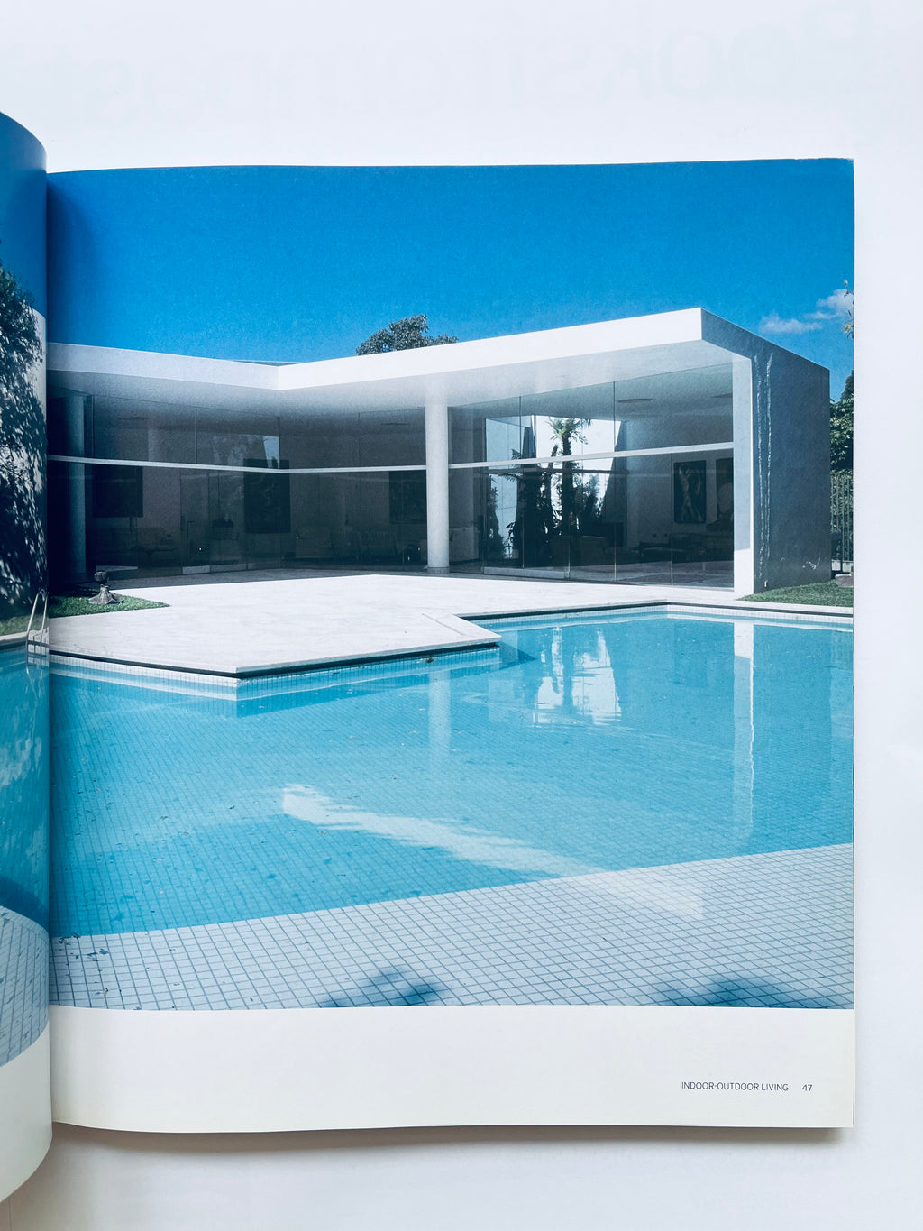 Glass House: Buildings for Open Living