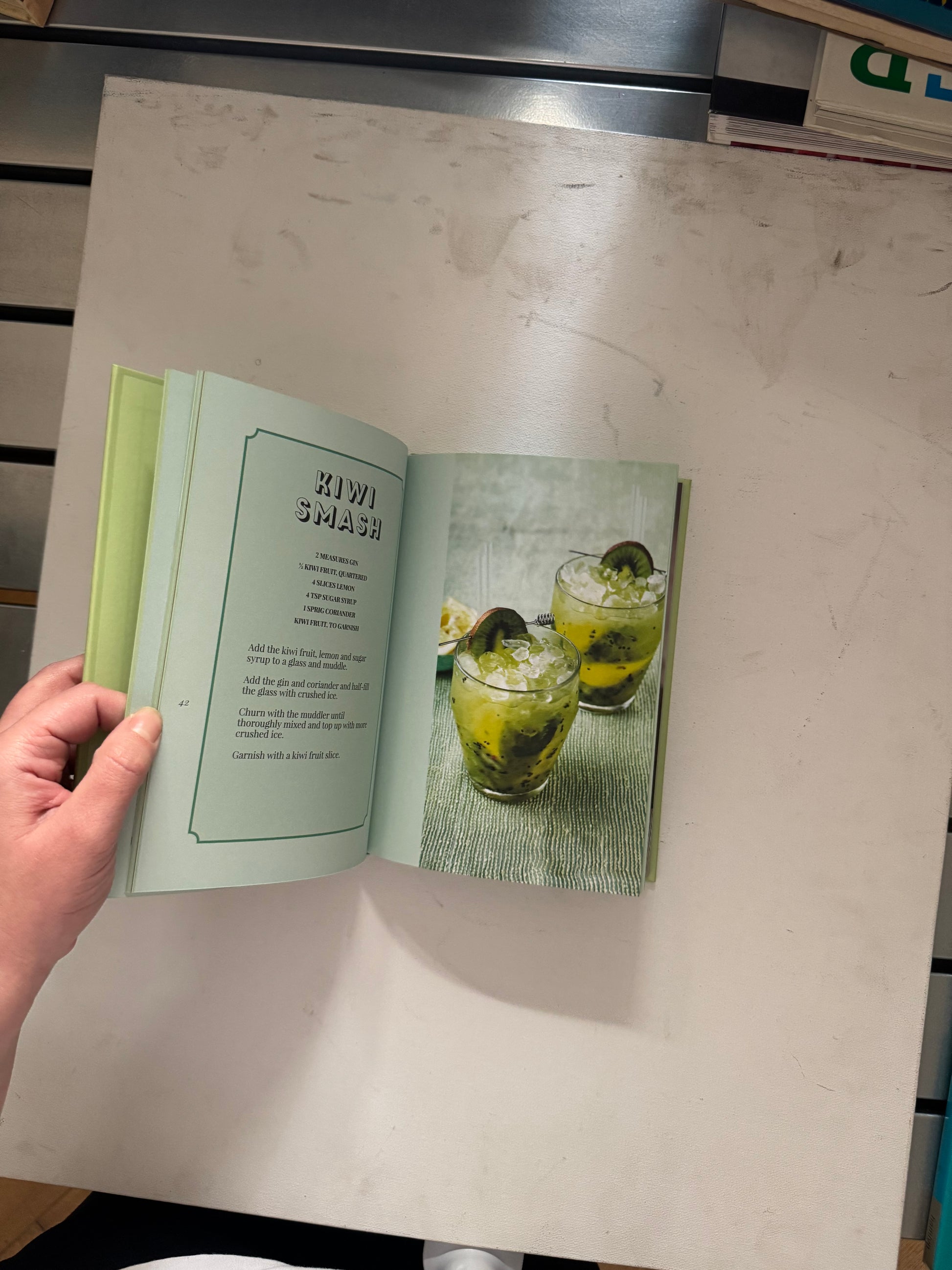 Gin: Classic & Contemporary Cocktails