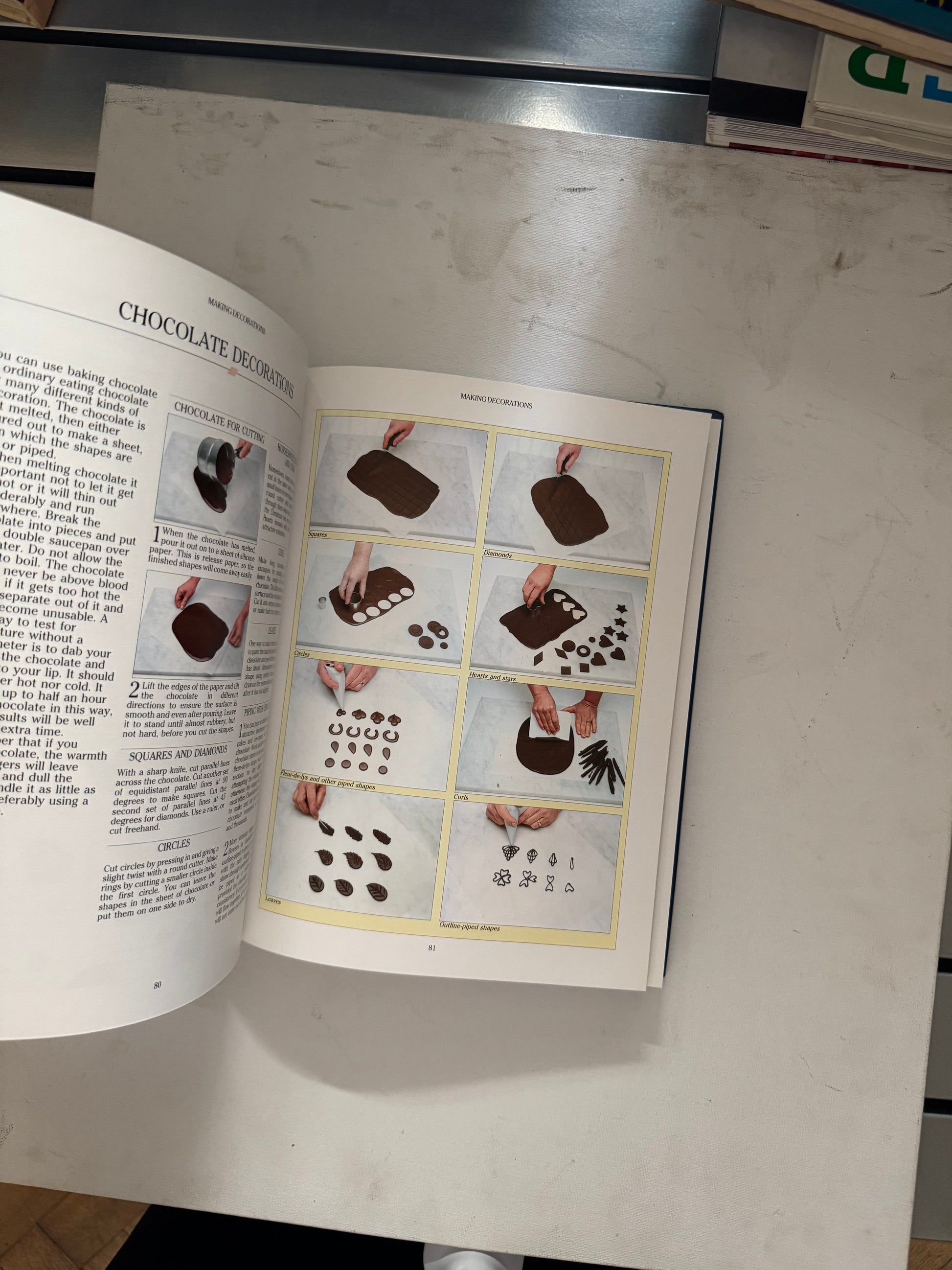 The all-colour cake decorating - Elaine Macgregor