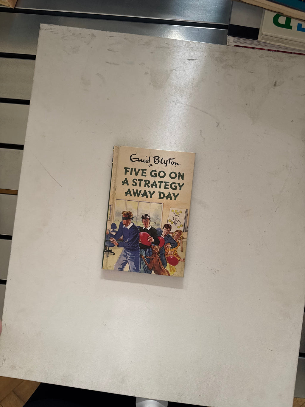 Enid Blyton - Five go on a strategy away day