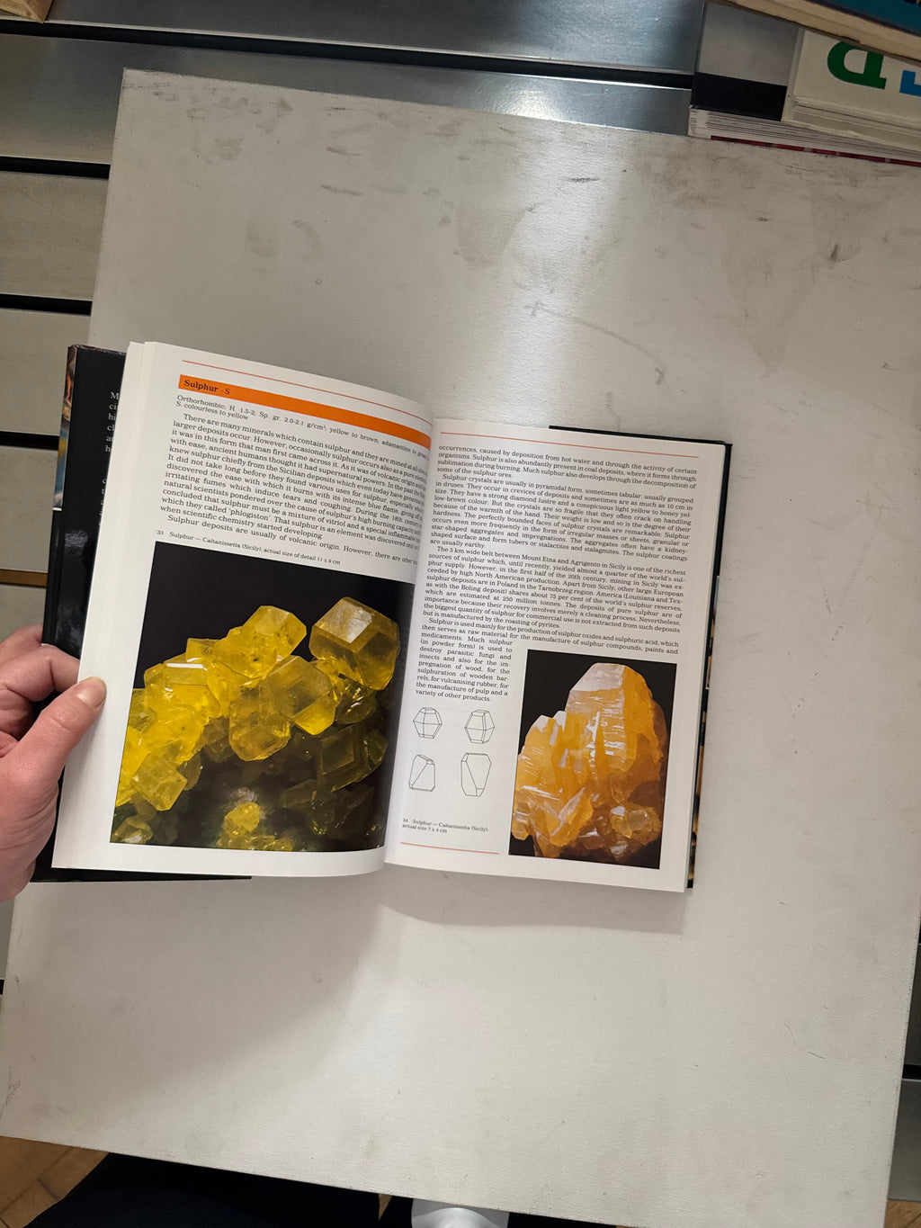 The Illustrated Encyclopedia of Minerals & Rocks