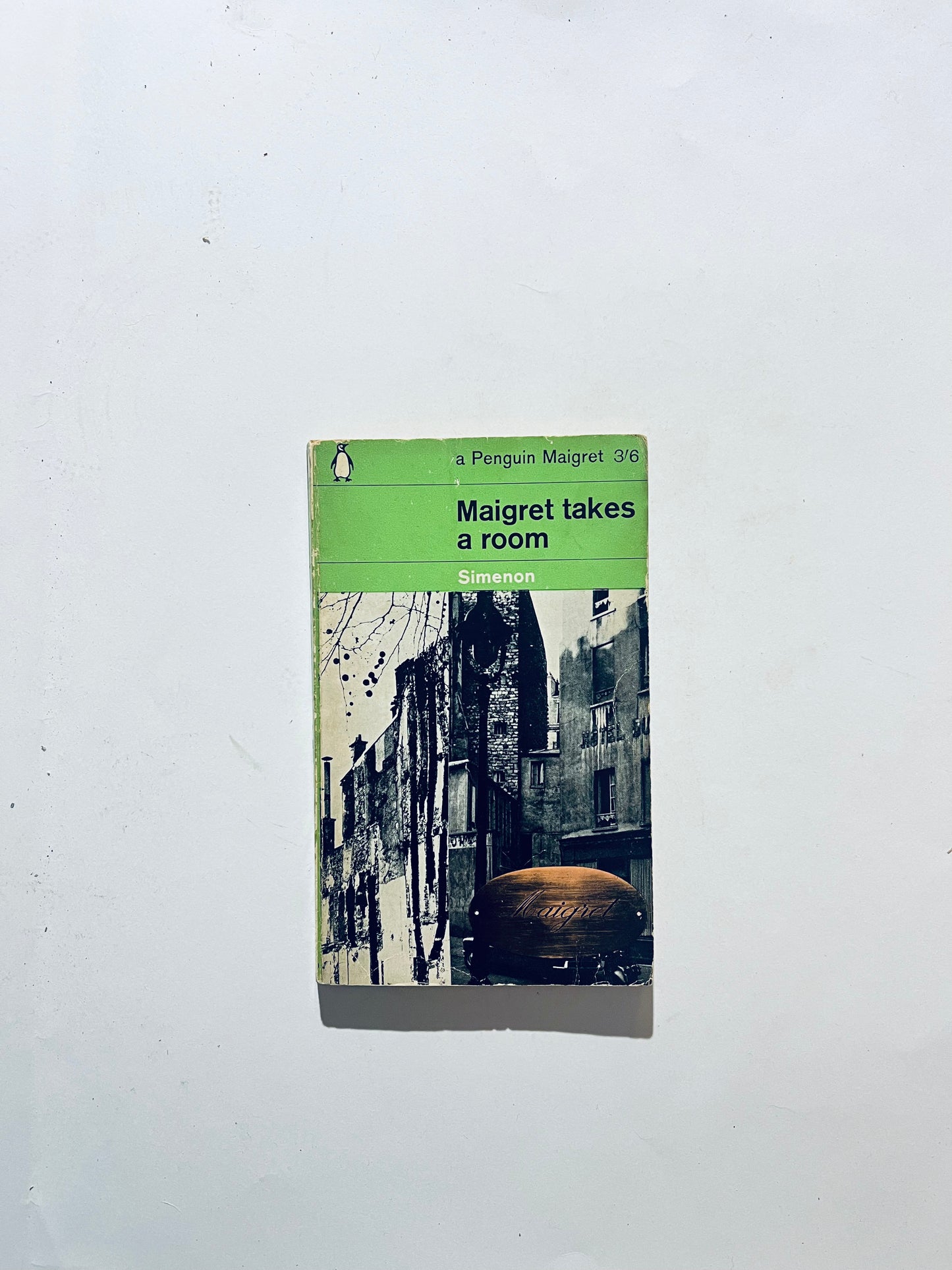 Maigret takes a Room-Simenon