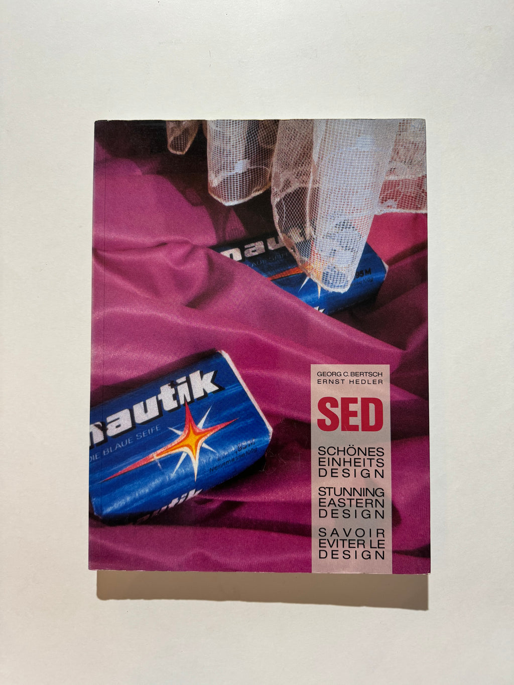 Schönes Einheits-Design: SED = Stunning Eastern design